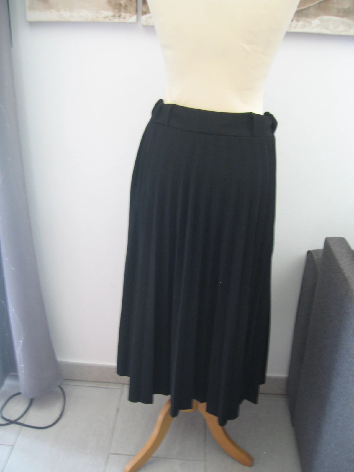 Sublime Jupe Plissée Noire - Chic Italien - État Impeccable Taille S – photo 2